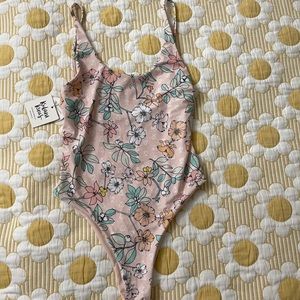 Kulani Kinis one piece